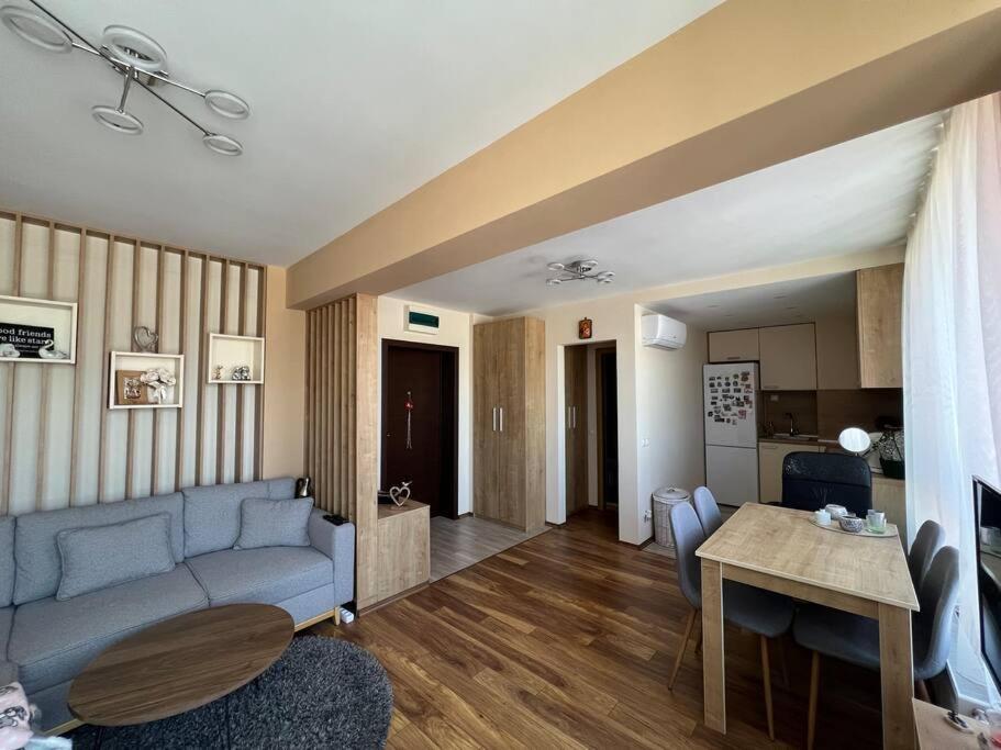 Cozy And Bright Apartment Sofia Bagian luar foto